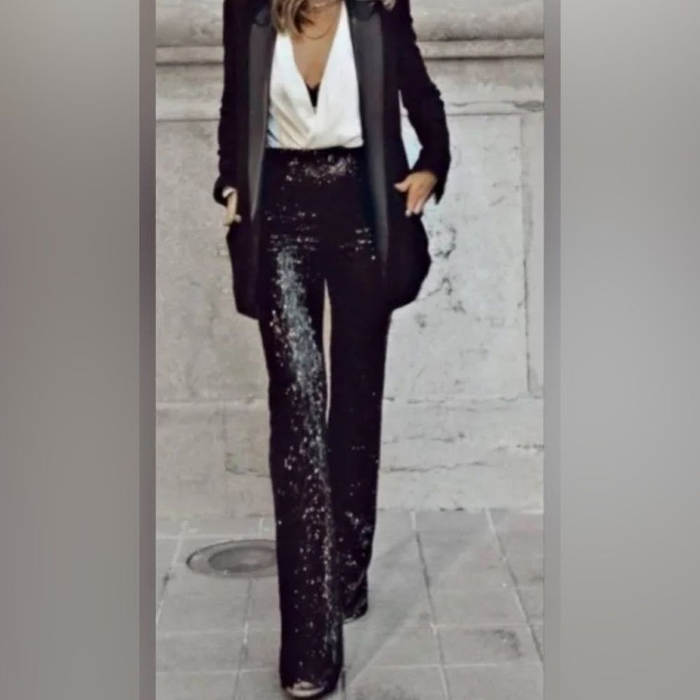 NWOT Sincerely Jules Women’s Black Sequin Flare Pants. Size Small.